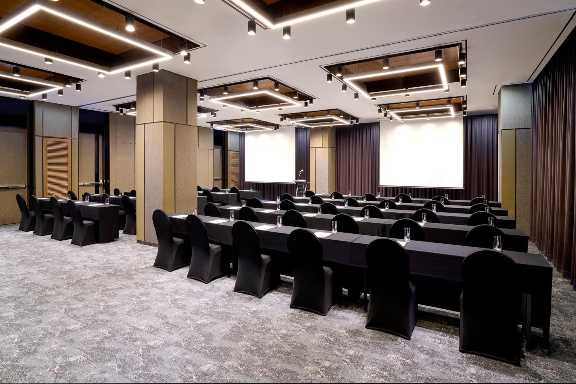 Courtyard By Marriott Namdaemun Hotel 4*
